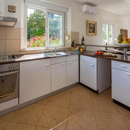 Karla Appartement Zrnovo