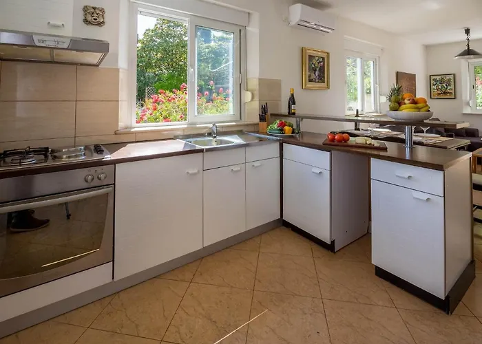 Karla Apartment Zrnovo