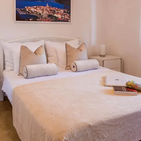 Apartment Karla Zrnovo